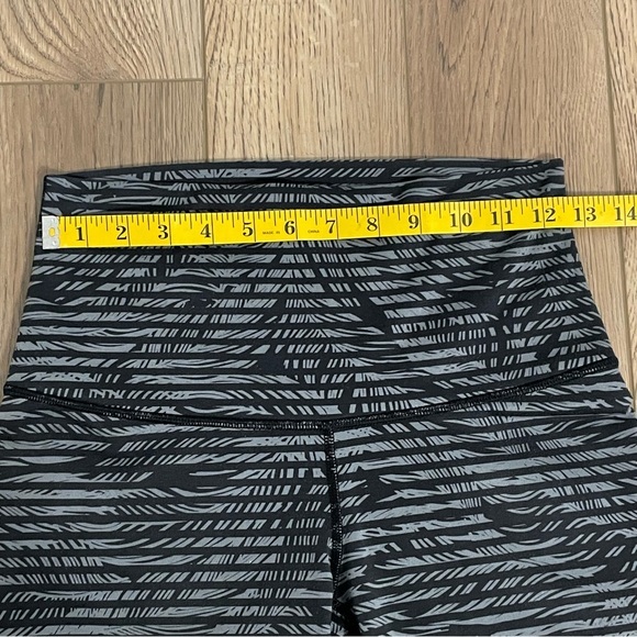 Lululemon‎ Wunder Under Capri Leggings - Picture 7 of 9